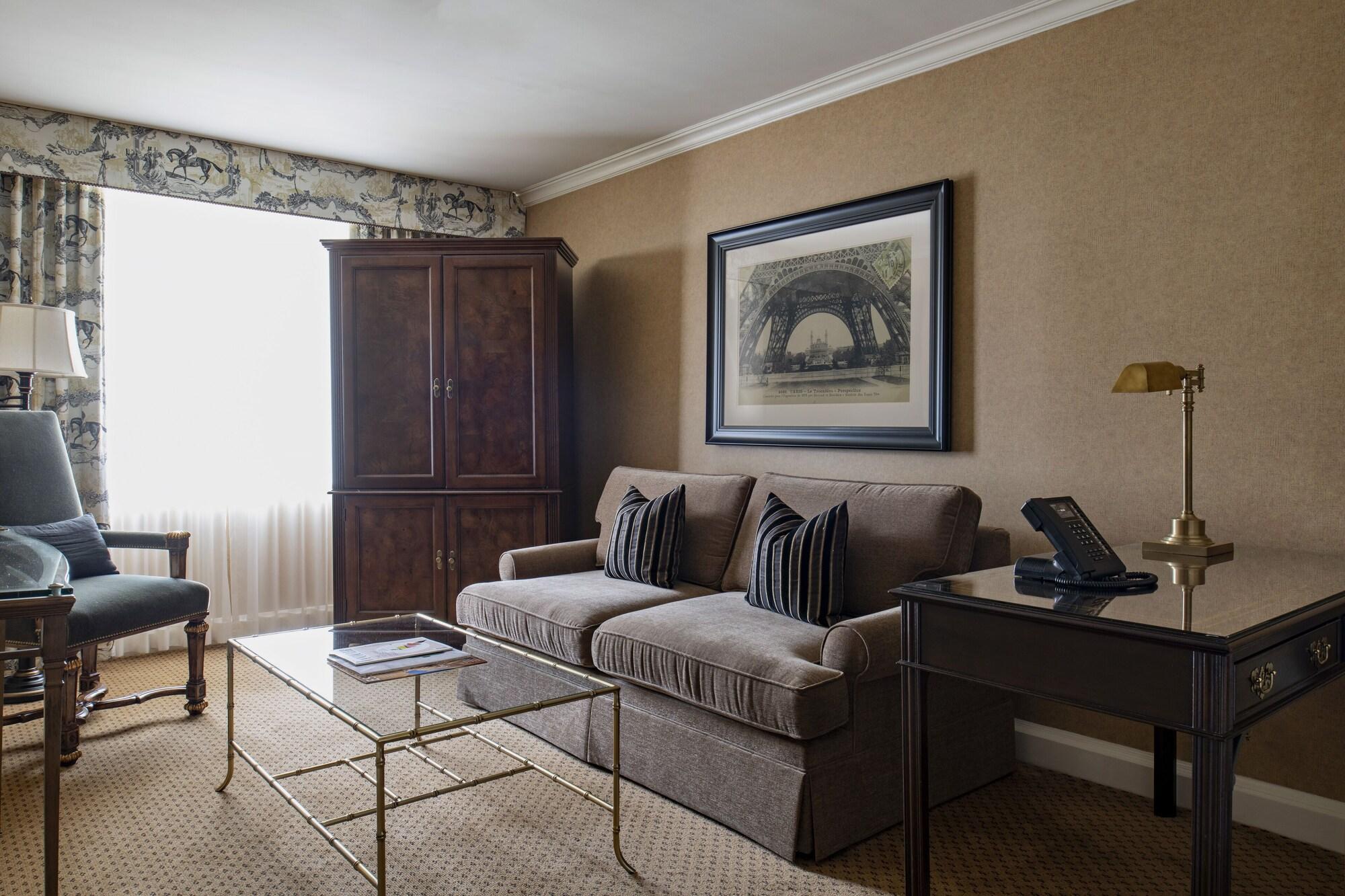 Wedgewood Hotel & Spa - Relais & Chateaux Vancouver Exteriér fotografie A living room at the Ritz-Carlton, Boston