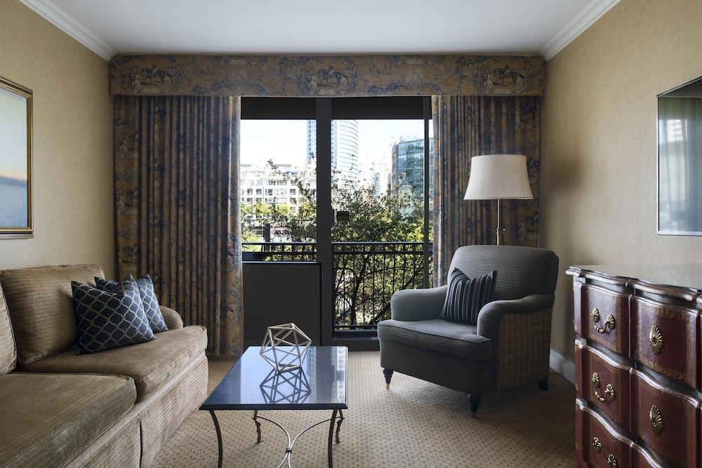 Wedgewood Hotel & Spa - Relais & Chateaux Vancouver Exteriér fotografie A living room at the Fairmont San Francisco