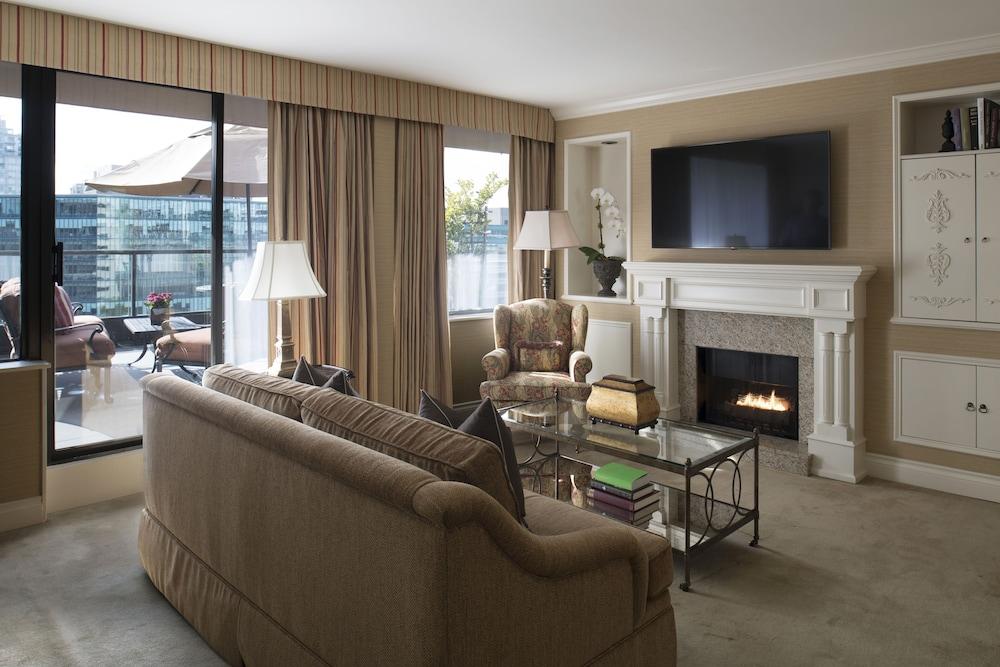 Wedgewood Hotel & Spa - Relais & Chateaux Vancouver Exteriér fotografie A living room at The Ritz-Carlton, Boston
