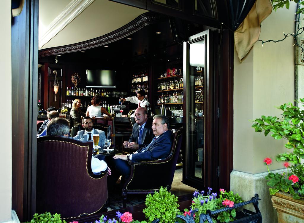 Wedgewood Hotel & Spa - Relais & Chateaux Vancouver Exteriér fotografie The bar at the Ritz