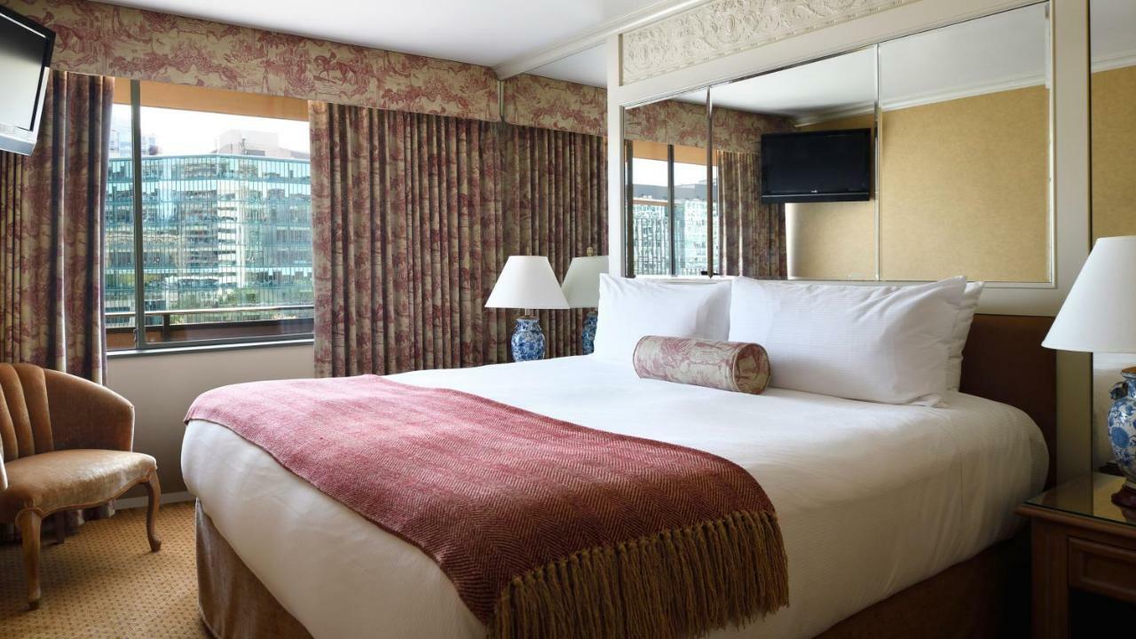 Wedgewood Hotel & Spa - Relais & Chateaux Vancouver Exteriér fotografie A bedroom at the Mandarin Oriental, Washington DC